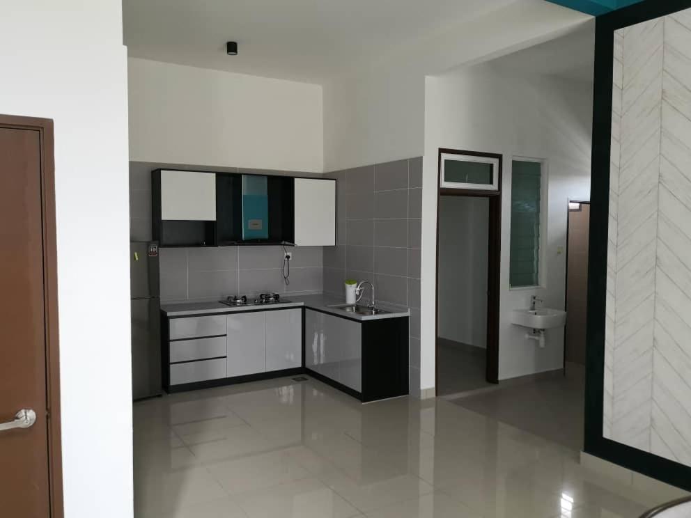 Johor Desaru Beach Bungalow Villas Kangkar Chemaran Exterior photo