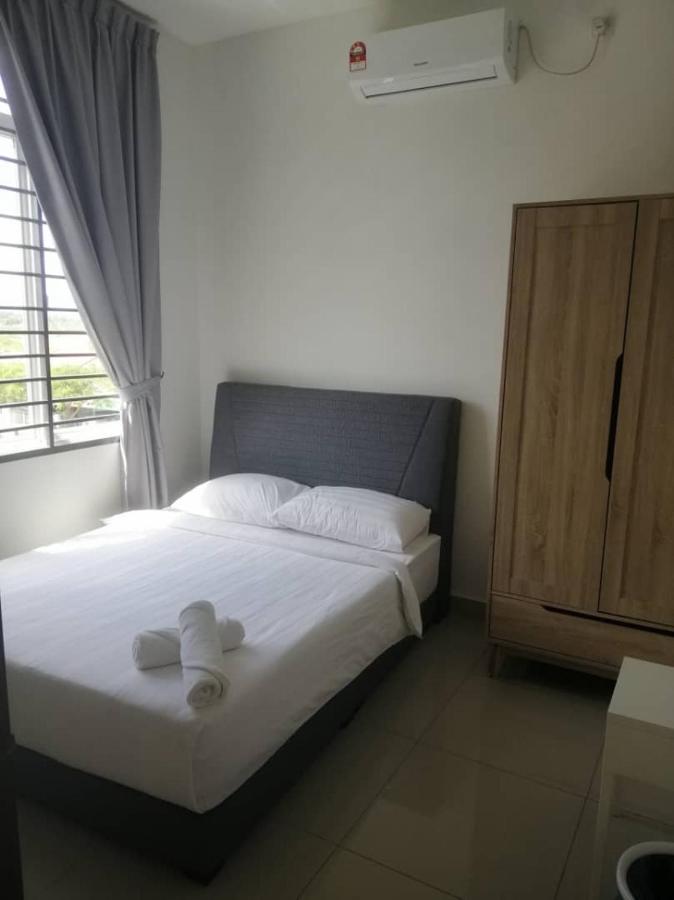 Johor Desaru Beach Bungalow Villas Kangkar Chemaran Exterior photo