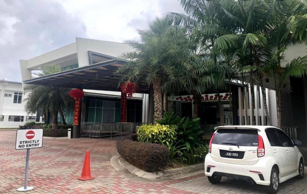 Johor Desaru Beach Bungalow Villas Kangkar Chemaran Exterior photo